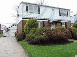 31 Jackson Ave, Elmont, NY 11003