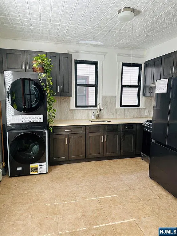 3 bed, 1.0 bath, $2,875 — Photo 2