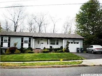 174 Susan Dr photo 1