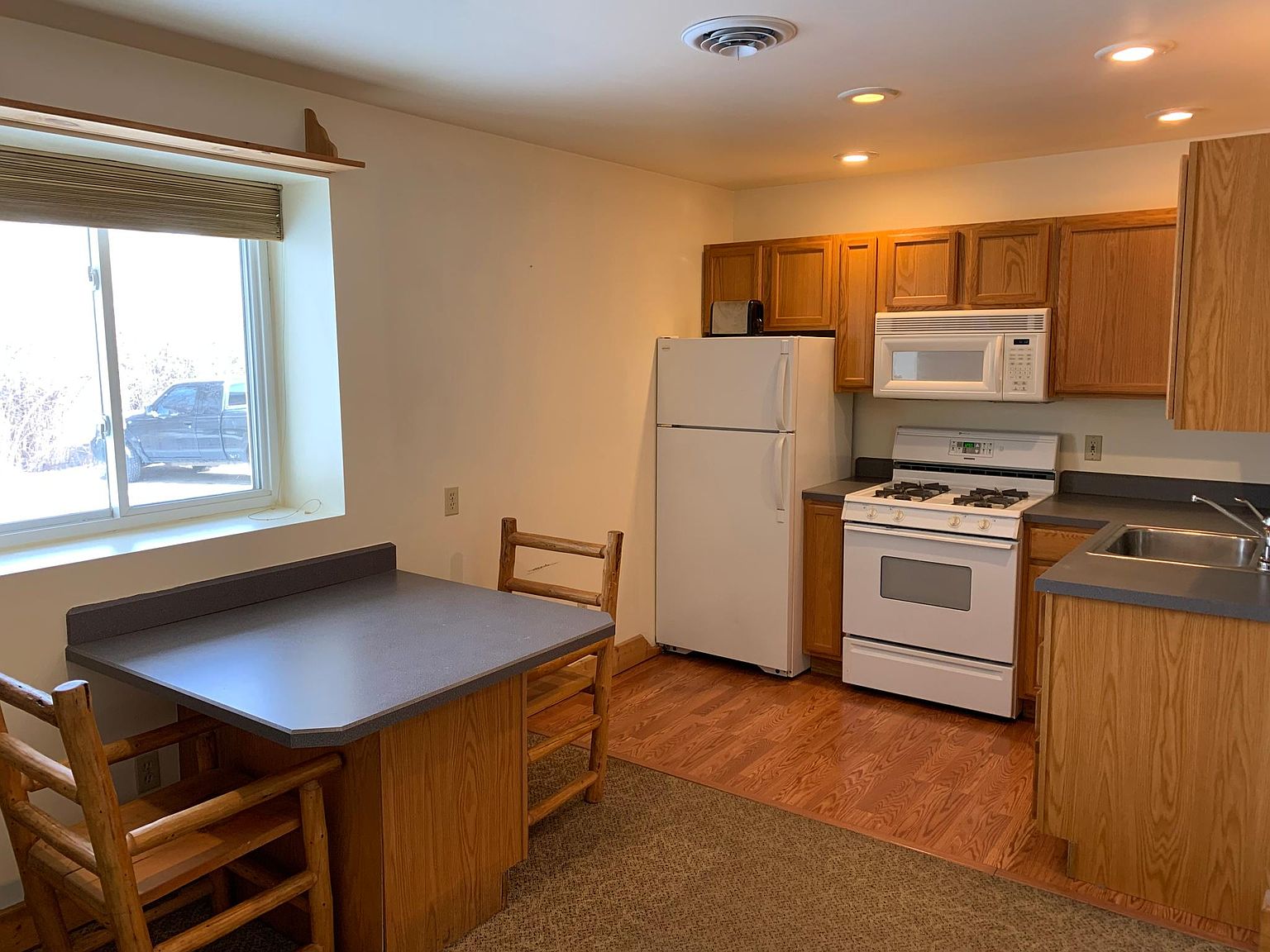 20 N Woodard Ave APT 1, Absarokee, MT 59001 Zillow
