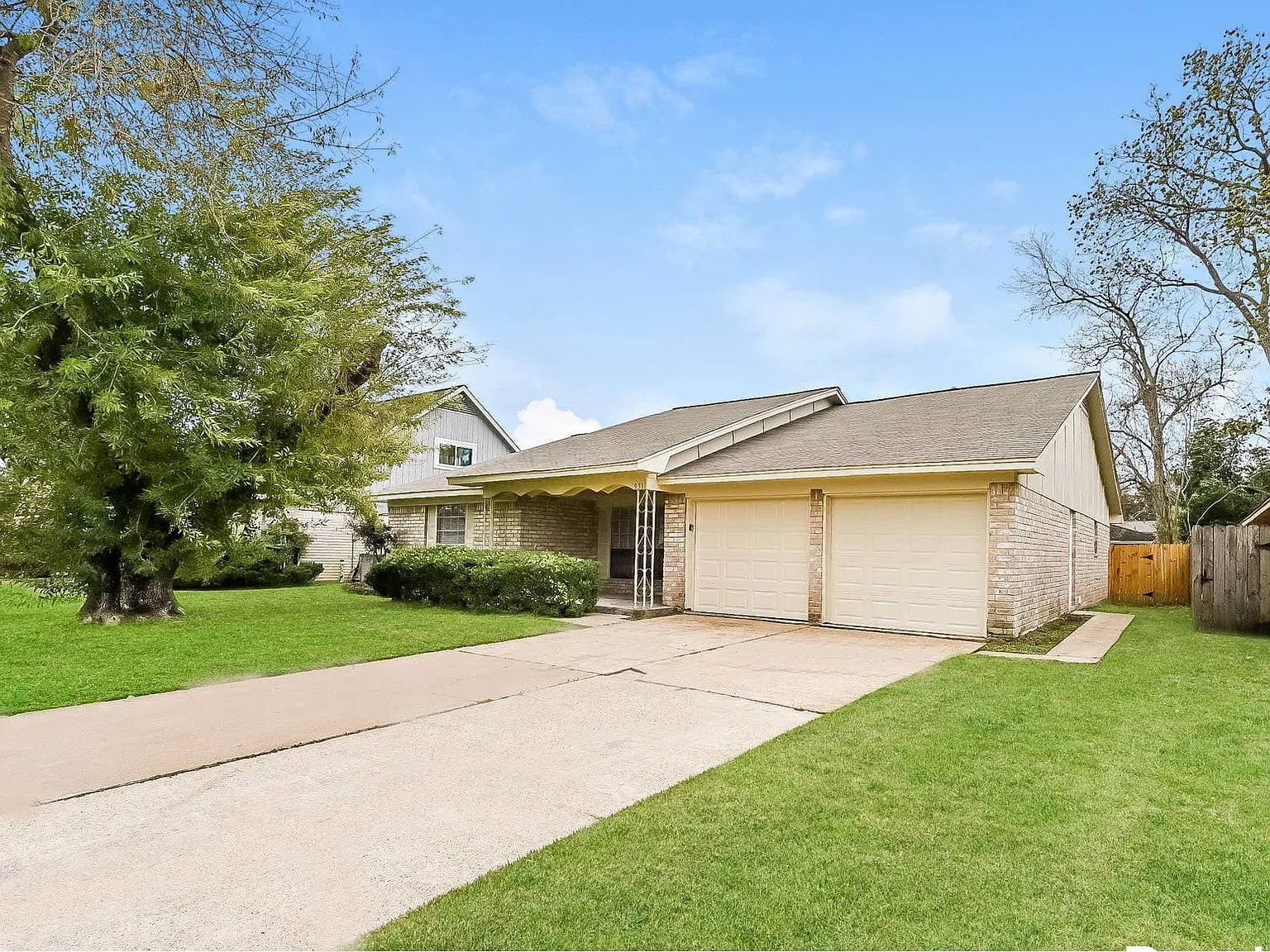 3 bed, 2.0 bath, 1761 sqft, $1,999 — Photo 2
