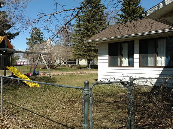 3rd image of 304 W Gilbertson St