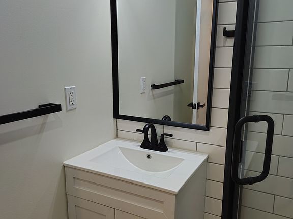 5th image of 490 Northaven Dr #S