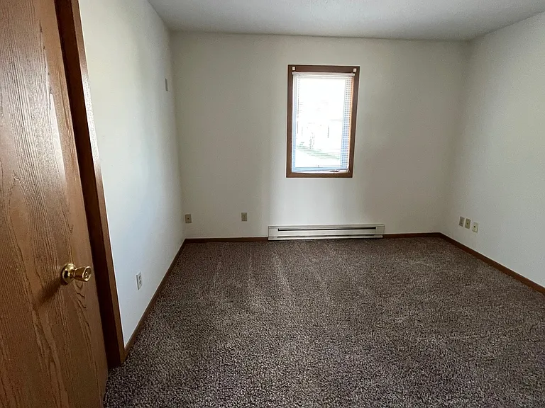 921-931 N Larson St #921 — Photo 17