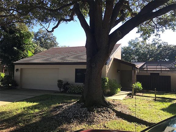 2nd image of 3828 Glen Oaks Manor Dr