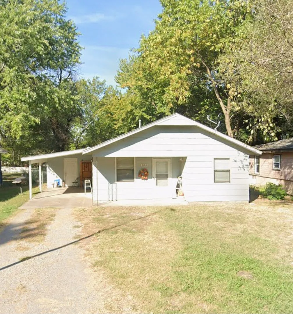 2 Bedroom House in Pryor — Photo 1