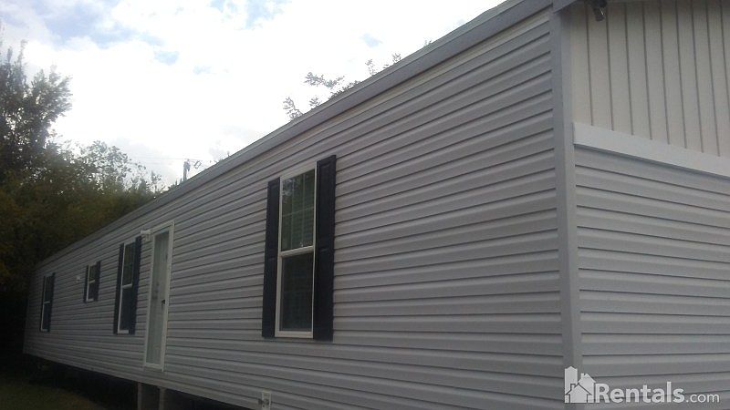 2nd image of 1314 Country Ln