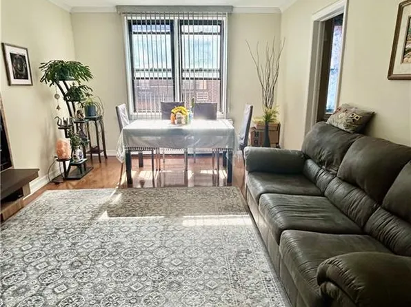 1213 Avenue Z image 18 of 27