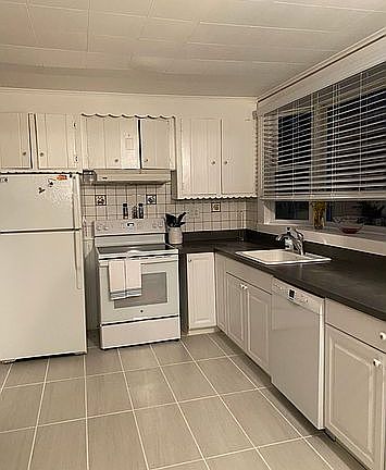 2nd image of 37 Wickatuck Dr