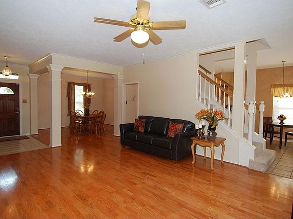 5th image of 17410 Meadow Heights Dr