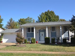 1335 Green Mist Dr, Fenton, MO