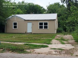 3509 SE Girard St, Topeka, KS 66605