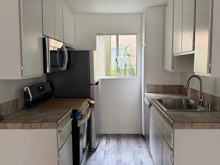533 Ashland Ave #104 — Photo 3