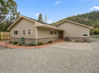 255 Rogue River Hwy, Gold Hill, OR 97525