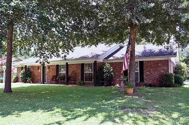 1st image of 1206 Balmoral Dr