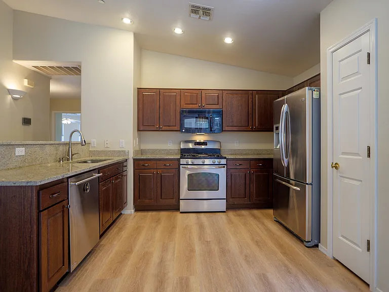 4926 N Sabino Gulch Ct — Photo 4
