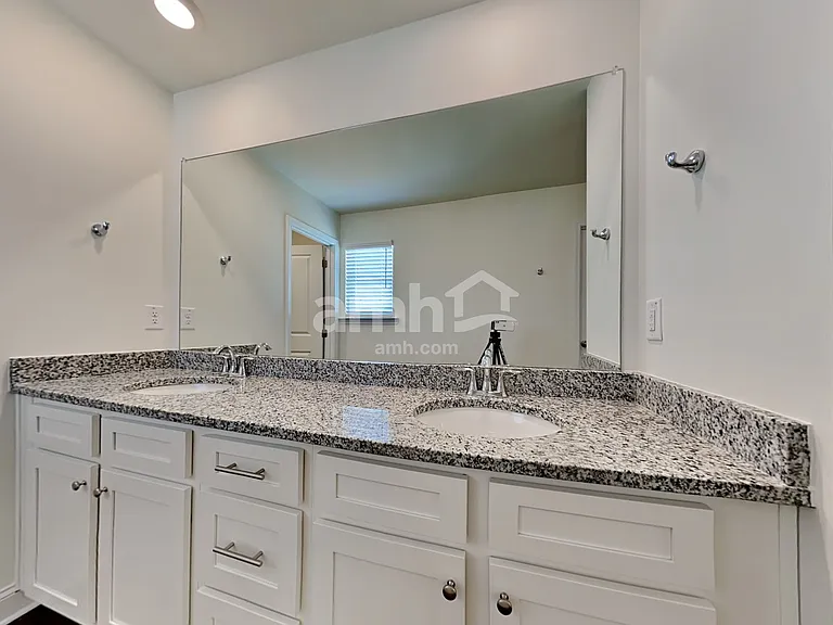 1776 Silver Tree St — Photo 12