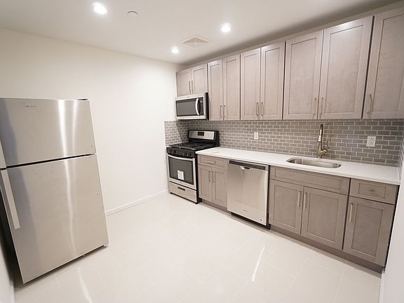 3rd image of 2909 Tilden Ave #C7