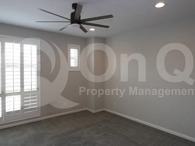 275 E Honeysuckle Pl — Photo 6
