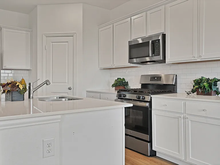 3204 Renaissance Dr — Photo 9