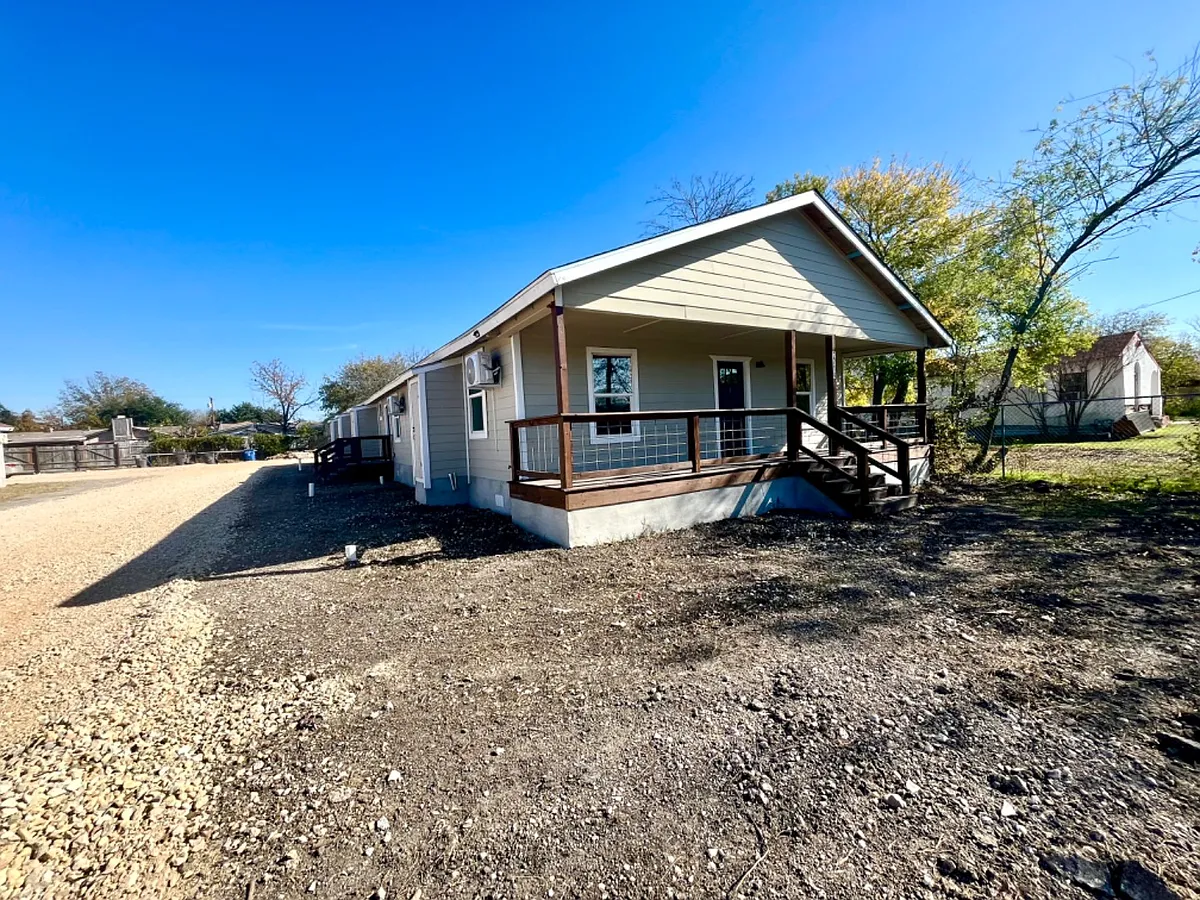 Unit Photo - 2714 Observation Dr #1