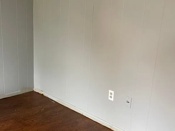 (undisclosed Address), Bristol, VA 24201