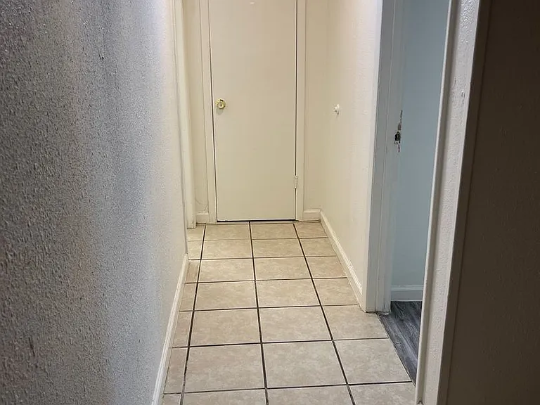 Westway Apartments — Photo 3
