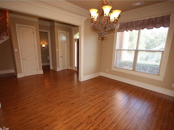 4th image of 2909 Woodsgate Dr