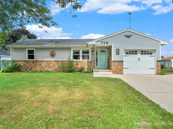714 E Benton St, Greenville, MI 48838