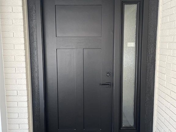 4th image of 1661 Winthrop Rd