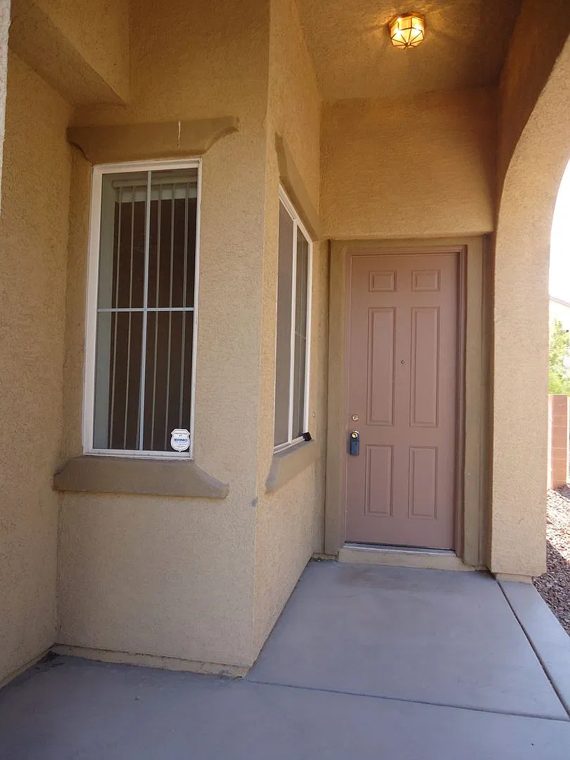 Two-Story 4-Bedroom Aliante Home with Loft and Downstairs Bedroom — Photo 3