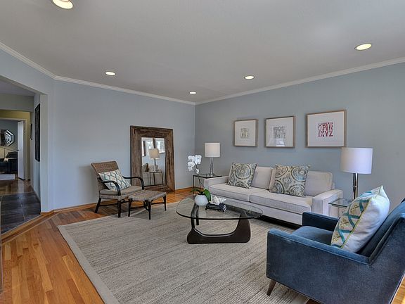 2nd image of 909 Coachella Ave