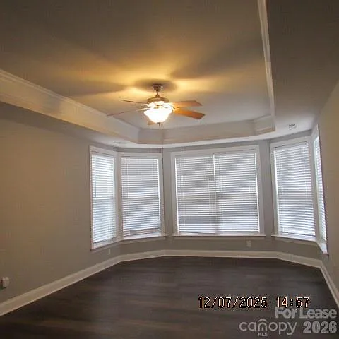 8520 Dargan Ln — Photo 4