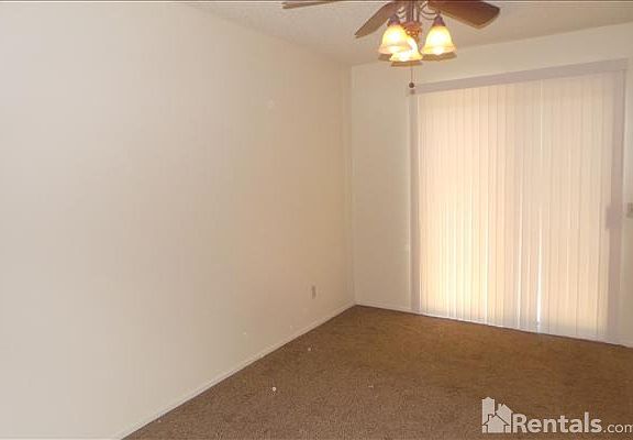 5th image of 25611 Elder Ave