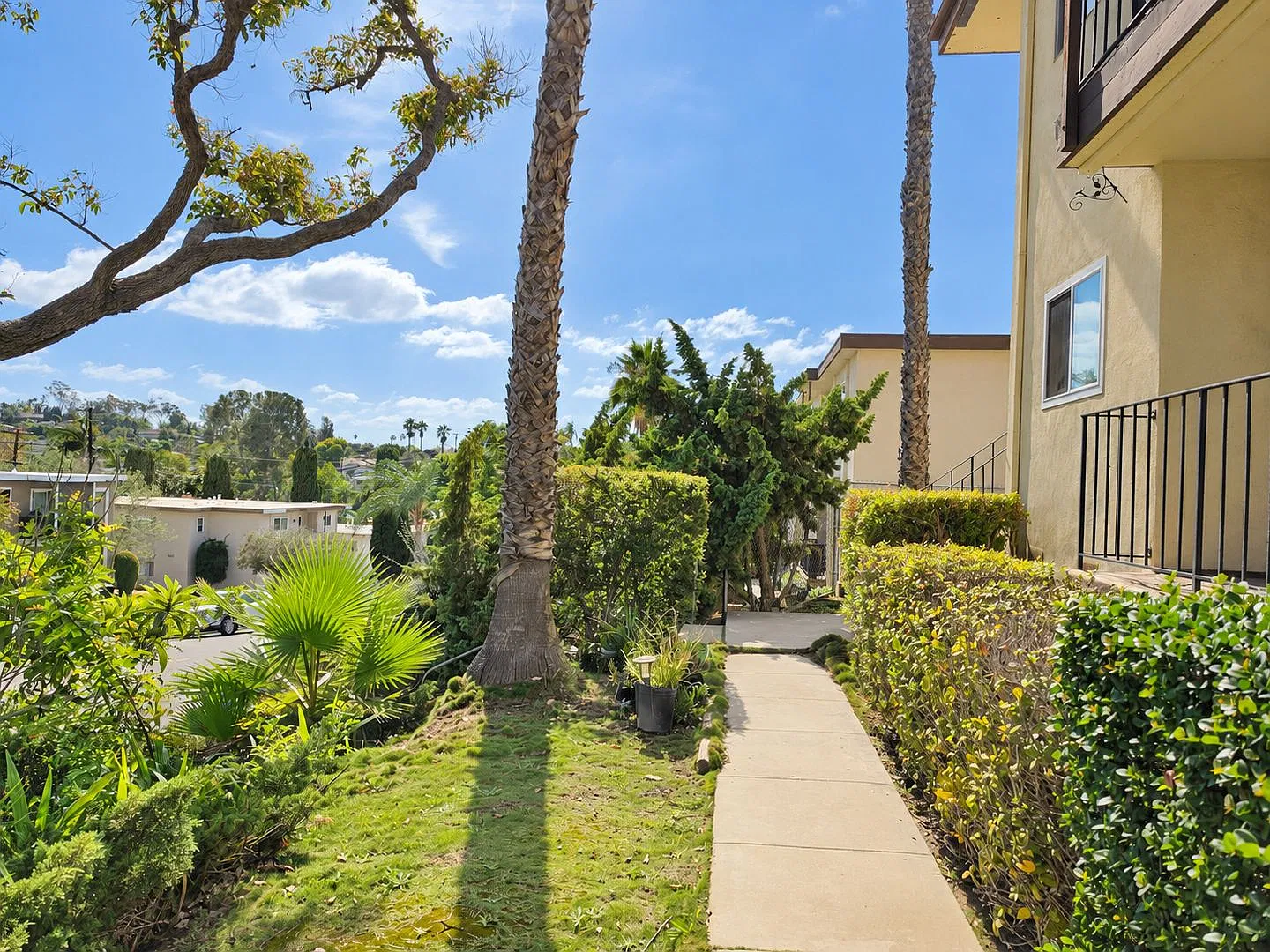 253 Alestar St — Photo 2