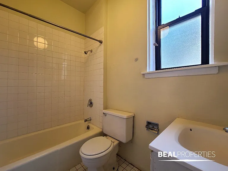 1220 N Dearborn St #A3 — Photo 11