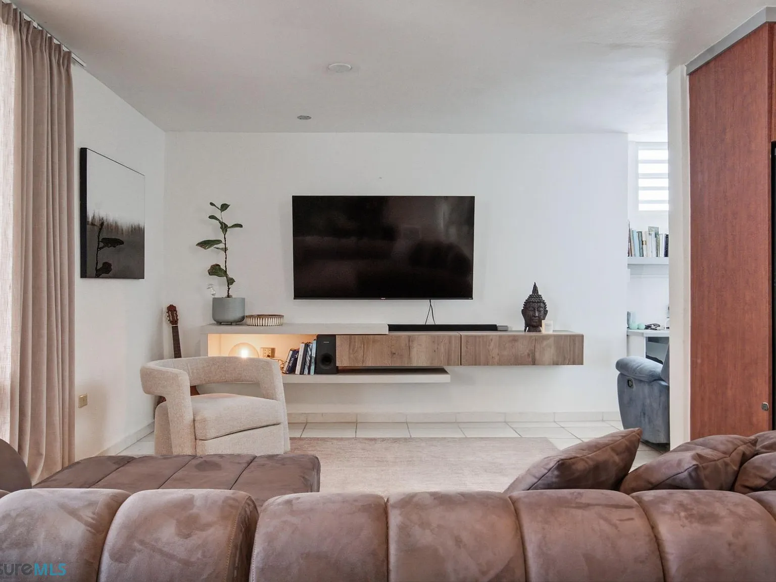 4 bed, 3.5 bath, 4000 sqft, $4,100 — Photo 4
