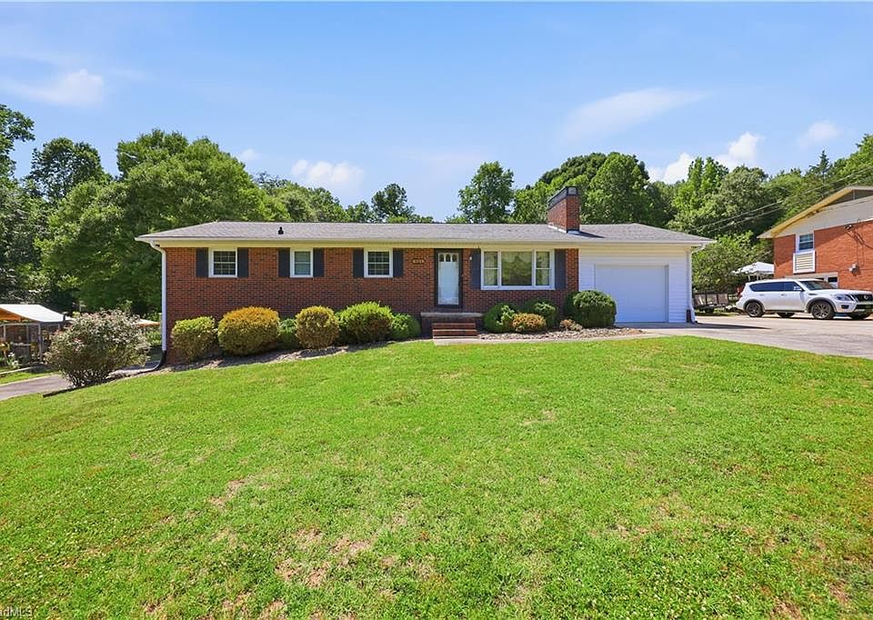 1st image of 464 Cedar Dr