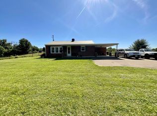 1527 Cardinal Rd, Galax, VA 24333