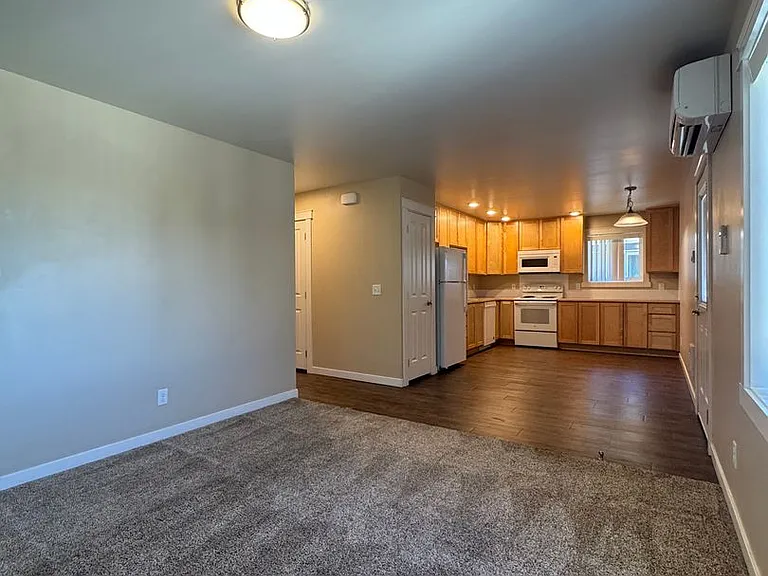 2225 N Airport Rd — Photo 22