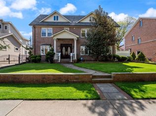 3329 158th St, Flushing, NY 11358