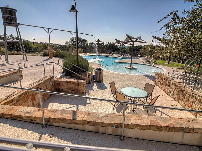516 Panzano Dr — Photo 29