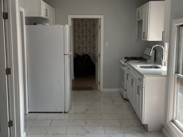 137 Woodruff Ln, Staten Island, NY