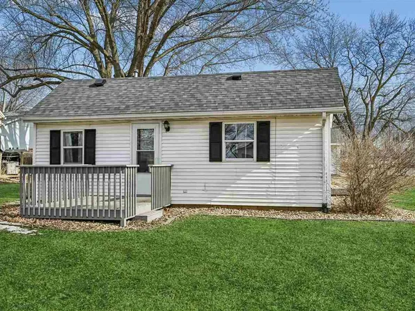 400 Wilson St, Walker, IA 52352