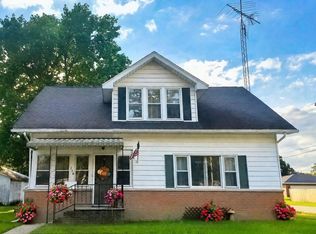 116 George St, North Judson, IN 46366