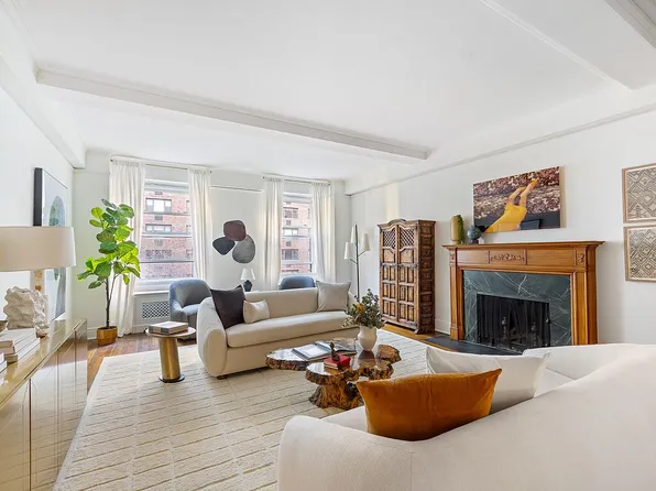 320 E 72nd St APT 5B, New York, NY 10021