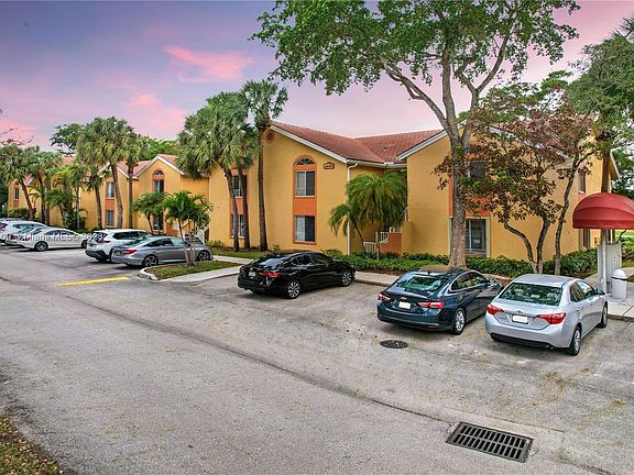 2nd image of 1143 Coral Club Dr #1143