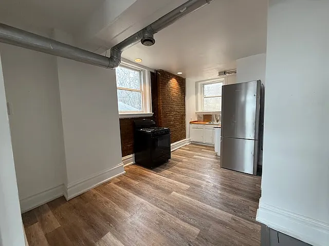 2106 Wilson Ave — Photo 3