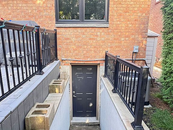 2nd image of 1534 Hollywell Ave