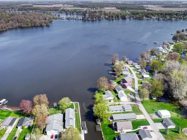 1430 E 700 S, Wolcottville, IN 46795